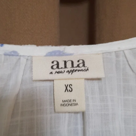 A.N.A women's top size XS New with tags - Picture 4 of 6